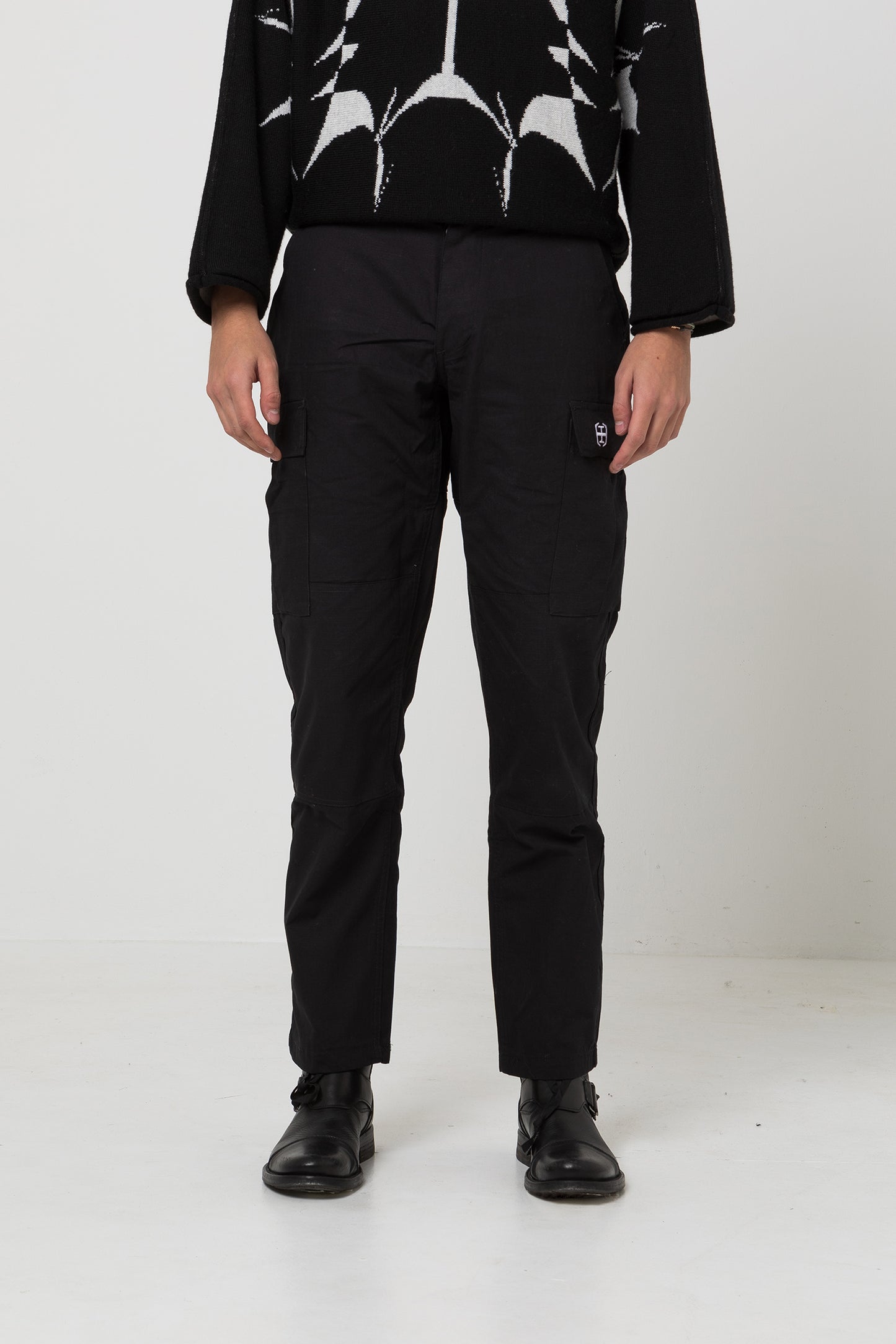 EMBROIDERED CARGO PANTS